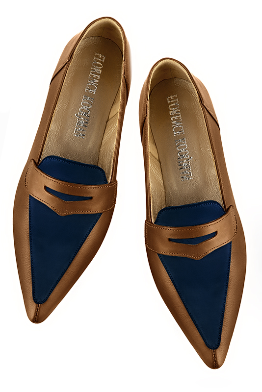 Caramel brown and navy blue women's essential loafers. Pointed toe. Flat flare heels. Top view - Florence KOOIJMAN